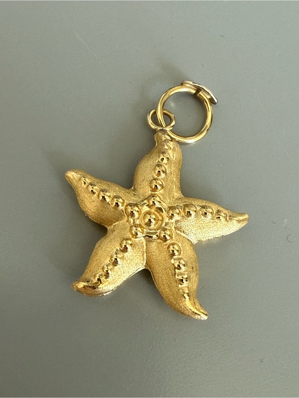 18k gold Vega Preziosi starfish pendant